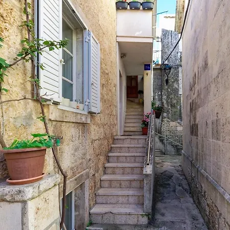 Διαμέρισμα Lucija *